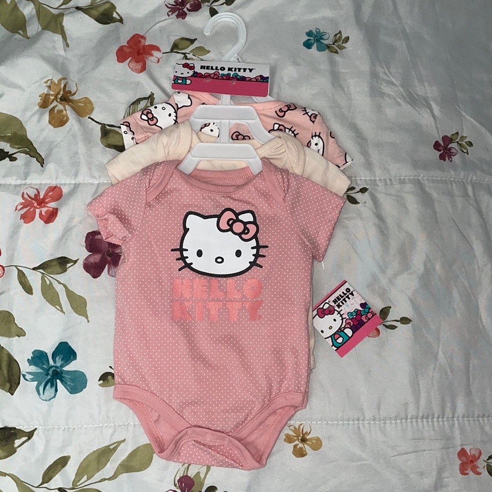Brand New Hello Kitty Baby Girl Onesies Set Size 3-6 Months